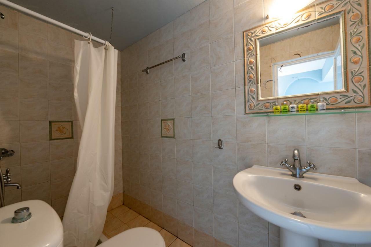 Kymothoi Rooms & Pool Bar Gavrio Exterior foto